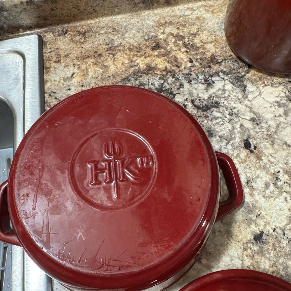 HK Iron Pot - Picture 4 of 6